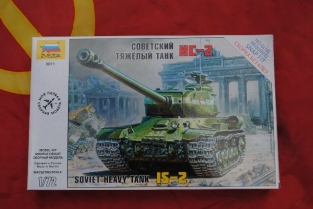 Zvezda 5011 IS-2 STALIN